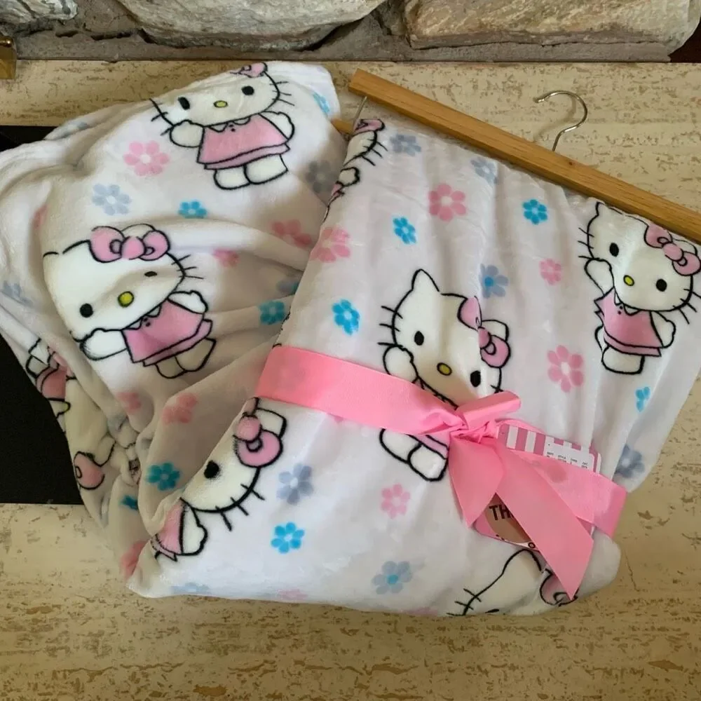 Hello kitty  floral throw blanket